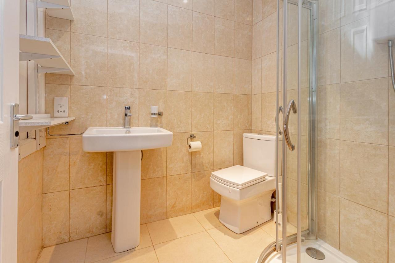 Guest Homes - Trinity Flat Worcester Eksteriør bilde